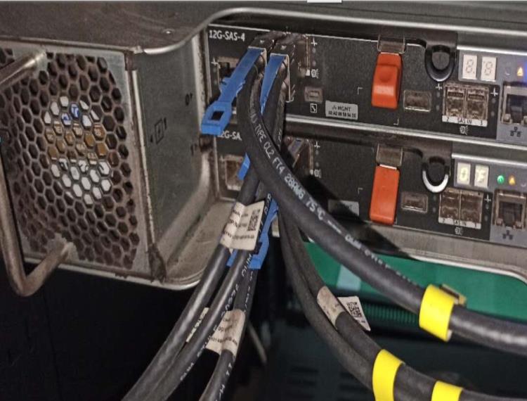 Dell MD3400 存储服务器 维修